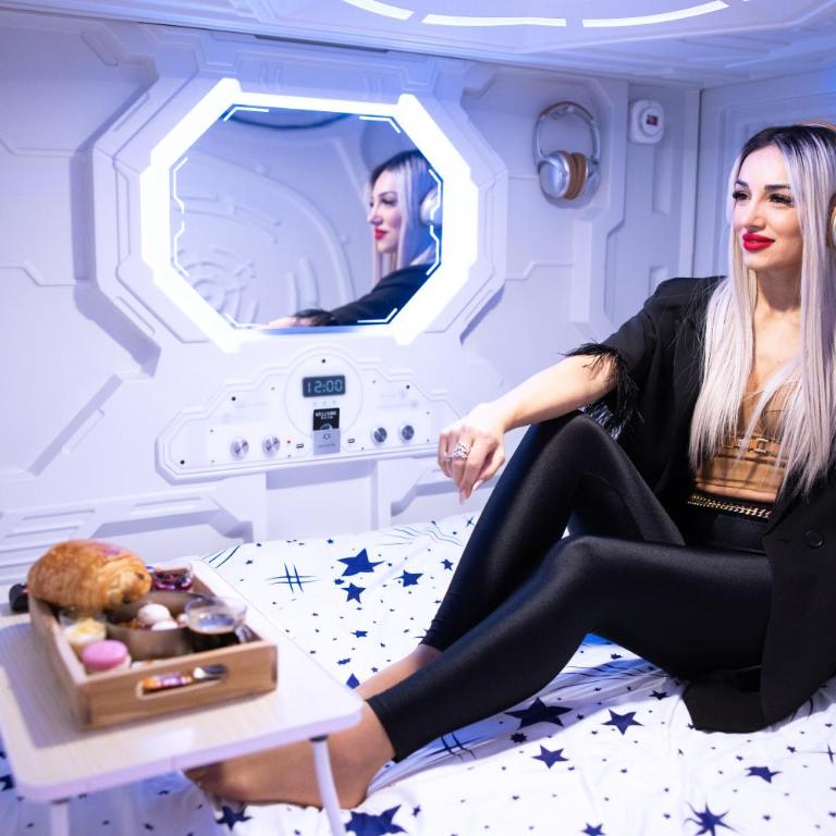 QUICK'HOT By GTS - capsules et chambres confortables - Double Room - 1