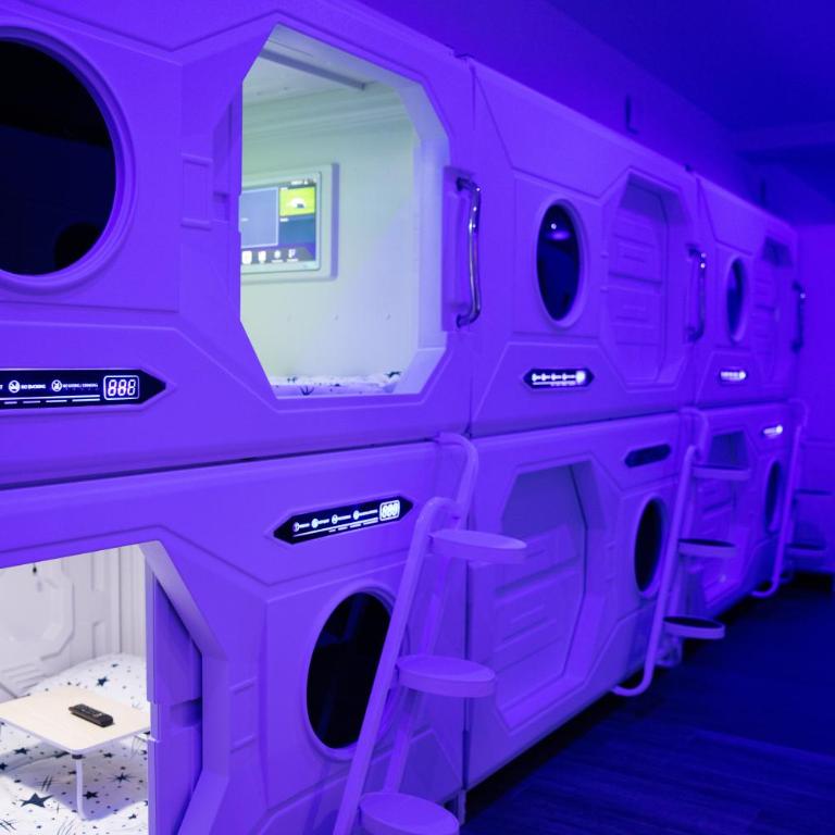 QUICK'HOT By GTS - capsules et chambres confortables - Double Room - 4