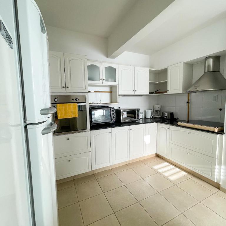 Departamento en el centro by depptö - Three-Bedroom Apartment - 5