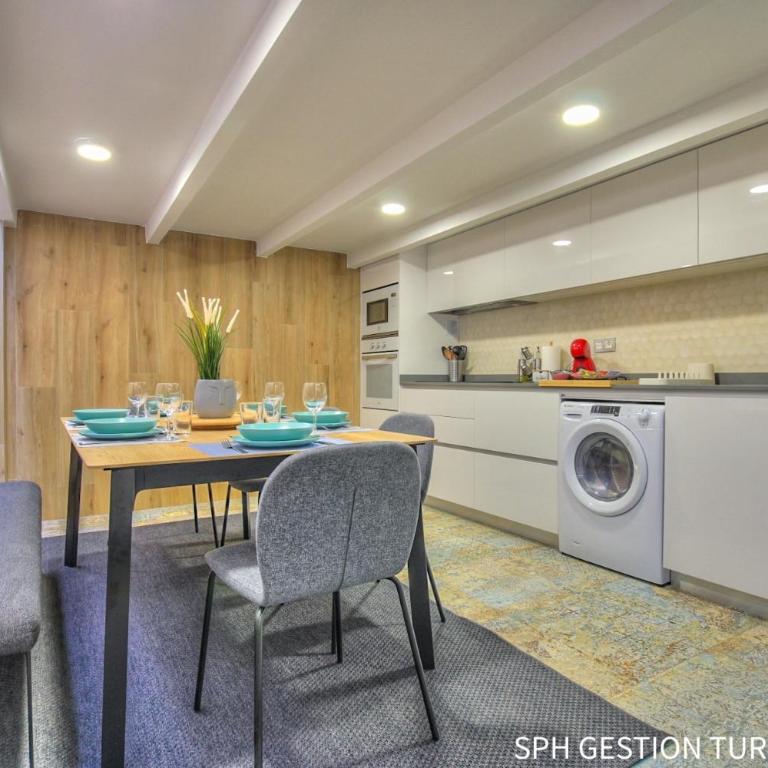 Adri Home centro ciudad con garaje privado - Two-Bedroom Apartment - 52