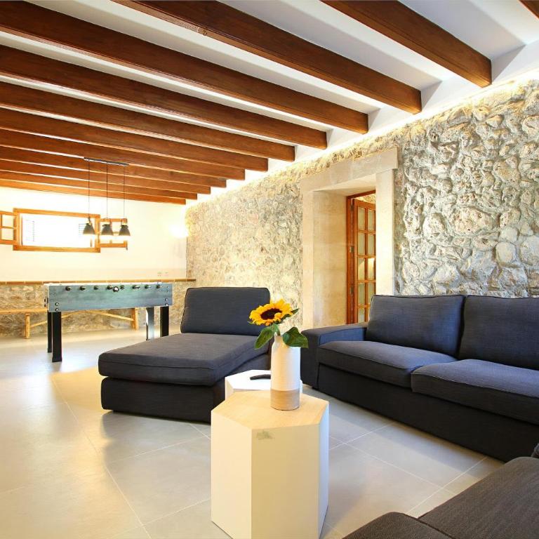 Country Lane Farmhouse Set In Pollenca Hills - Villa de 7 dormitorios - 2