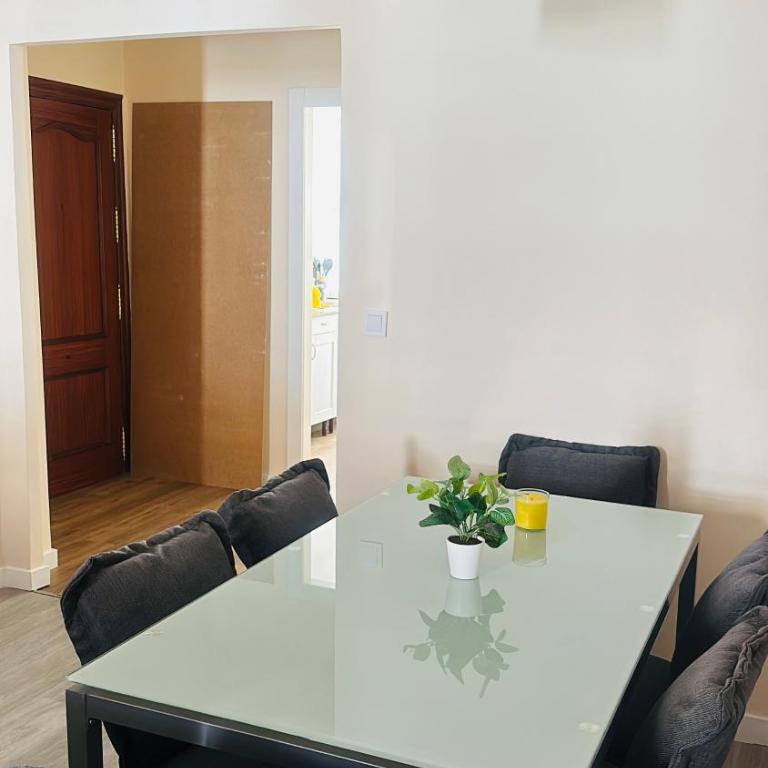 HABITACIONES A COMPARTIR EN APARTAMENTO RECIÉN REFORMADO EN PLAYa LA COLONIA - Habitación Doble Estándar con ventilador - 12