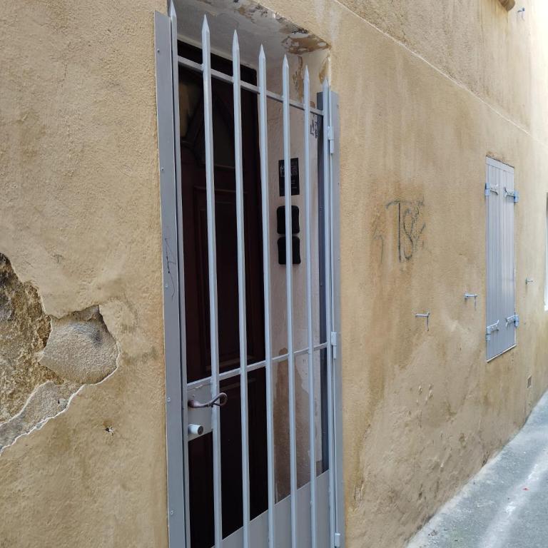 Maison Partagée Avignon Centre - 3 Chambres 3 Salles de Bain Privées - Cuisine Commune - Chambre Double - 17