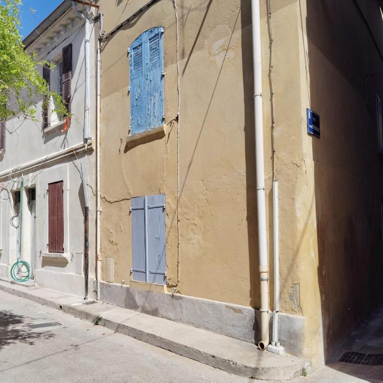 Maison Partagée Avignon Centre - 3 Chambres 3 Salles de Bain Privées - Cuisine Commune - Chambre Double - 3