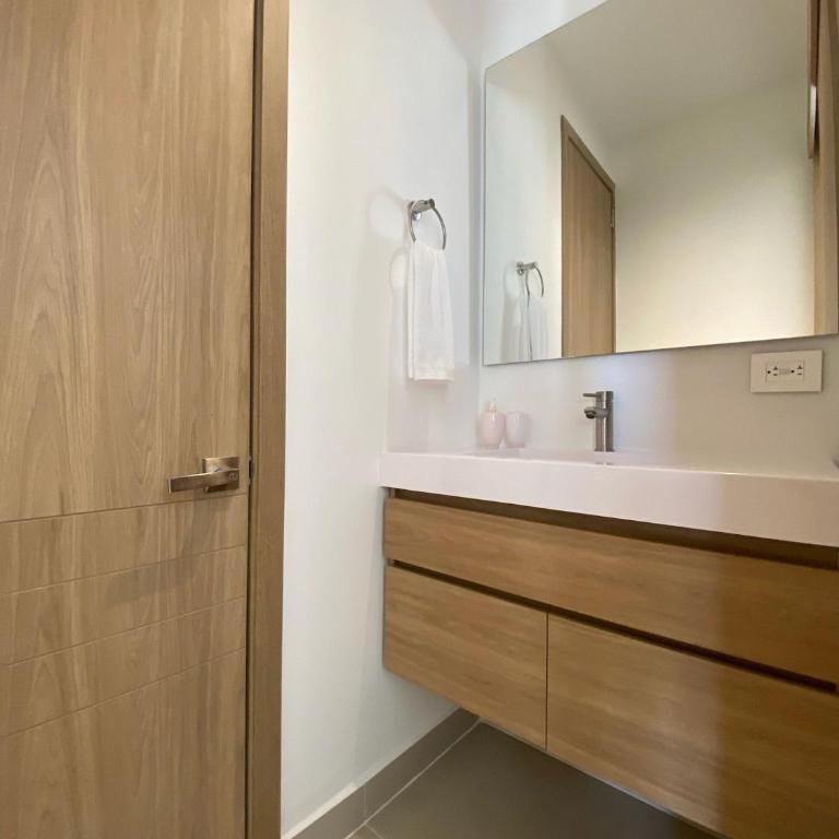 U-GO Baia Kristal: Modern Oasis in Cartagena - Deluxe Two-Bedroom Apartment with Garden View - 48