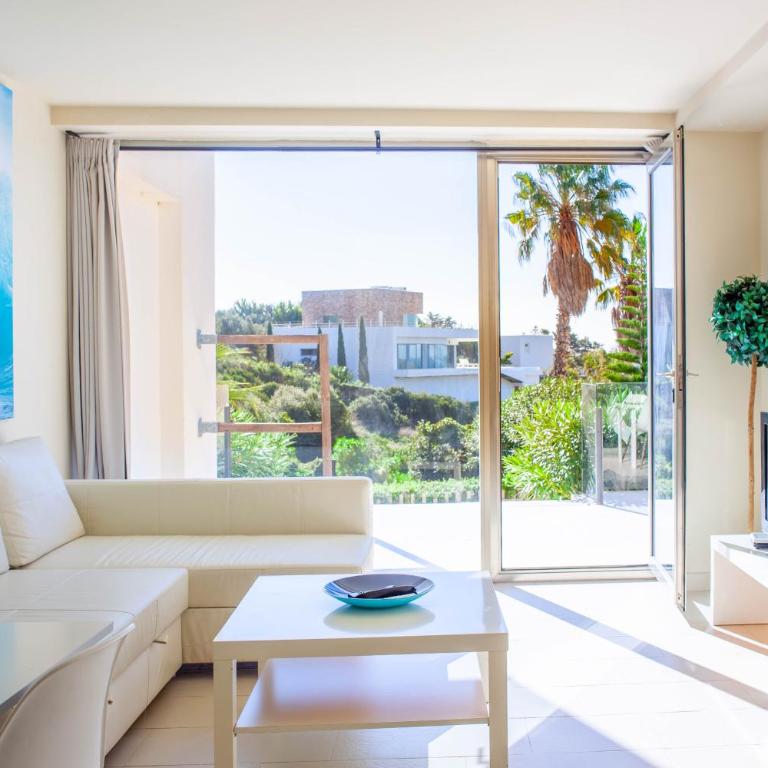 Villas Playa - Apartment with Pool View - 13