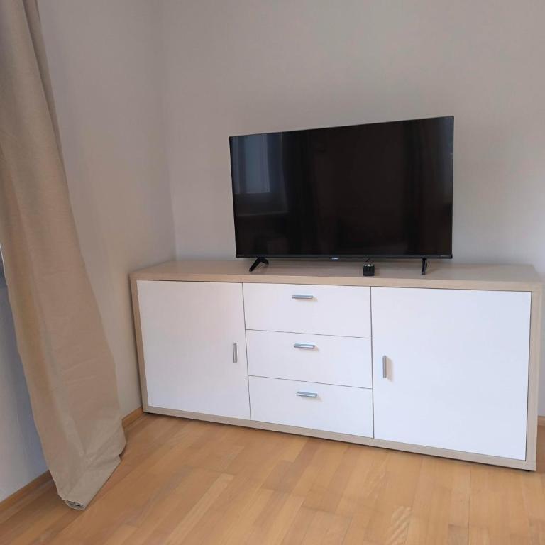 Four Seasons Getaway - Klassisches Apartment mit 1 Schlafzimmer und Kingsize-Bett - 2