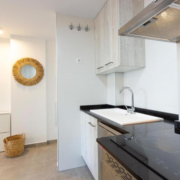 1 Bedroom Lovely Apartment In Denia - Apartamento de 1 dormitorio - 3