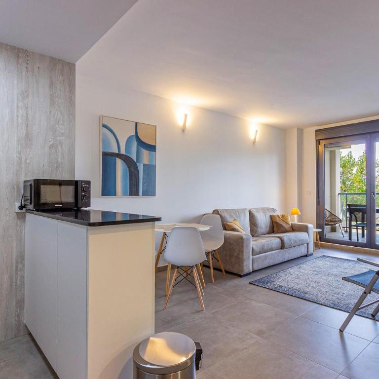 1 Bedroom Lovely Apartment In Denia - Apartamento de 1 dormitorio - 8