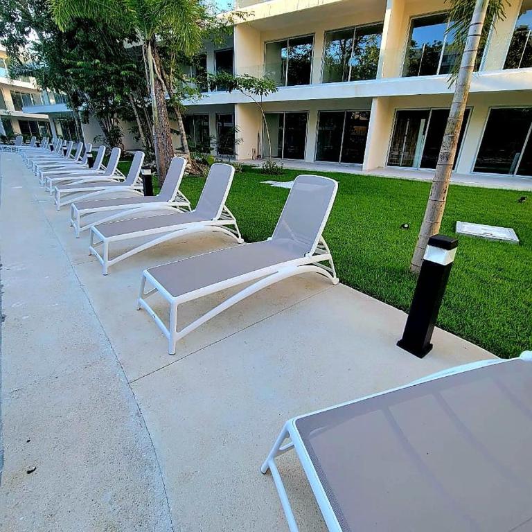 Modern Playacar Condo with Poolside Views & Nature - Apartamento de 1 dormitorio - 14