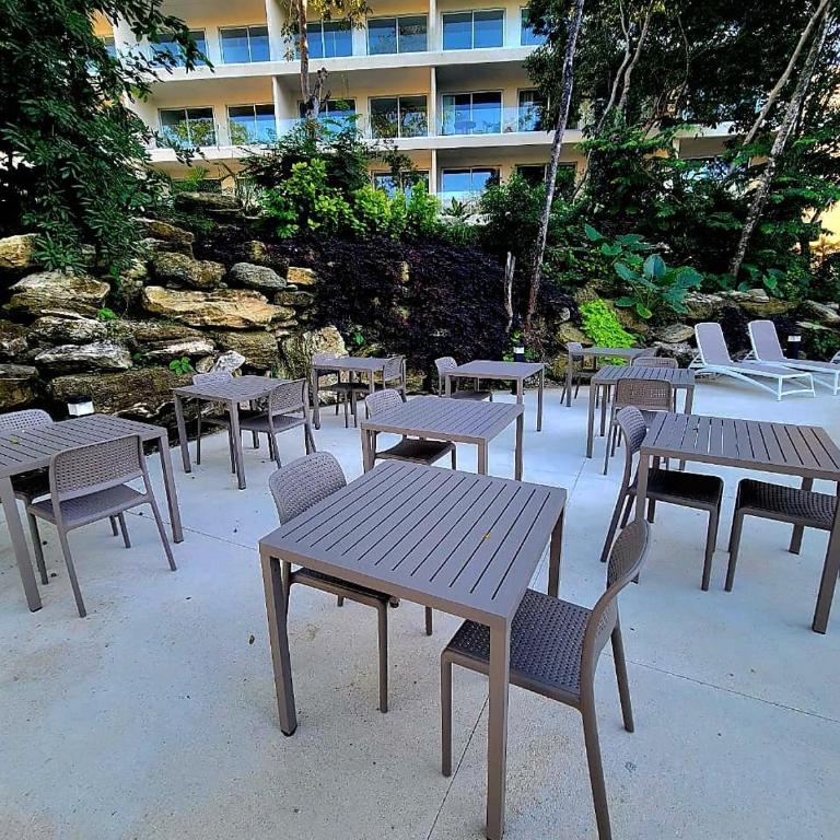 Modern Playacar Condo with Poolside Views & Nature - Apartamento de 1 dormitorio - 9