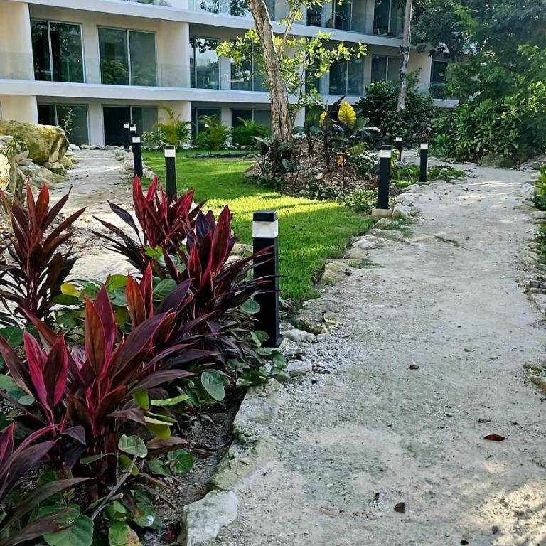 Modern Playacar Condo with Poolside Views & Nature - Apartamento de 1 dormitorio - 33