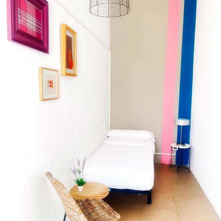 Happy Apartments Valencia - Two-Bedroom Apartment with Terrace (5 Adults) - 8