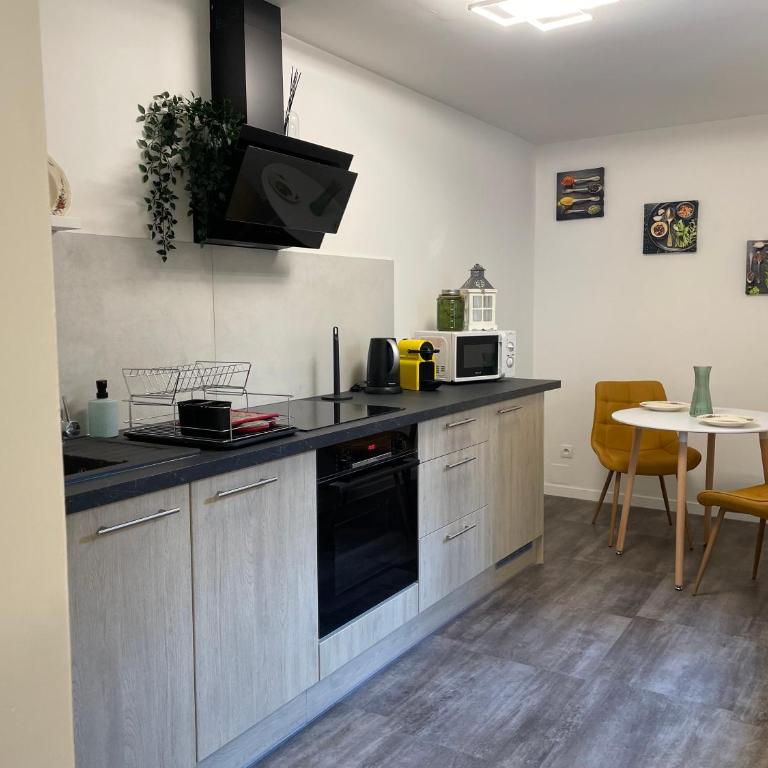 Cosy appart en plein centre - 2 guests - Appartamento con 1 Camera da Letto - 2