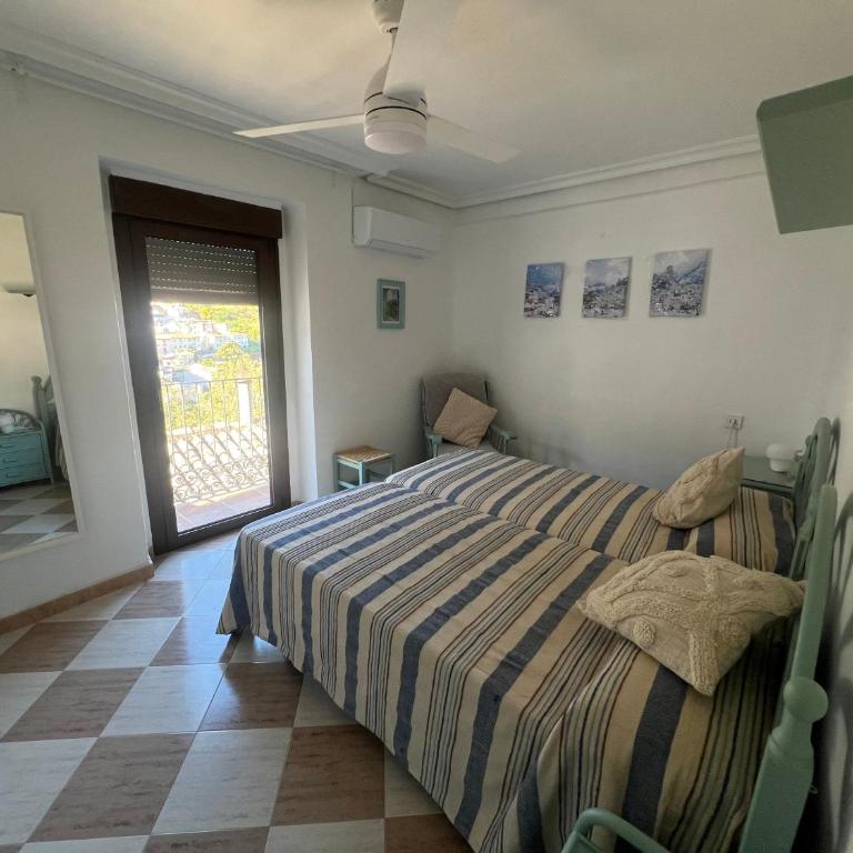 Los colores de Cazorla - Three-Bedroom House - 23