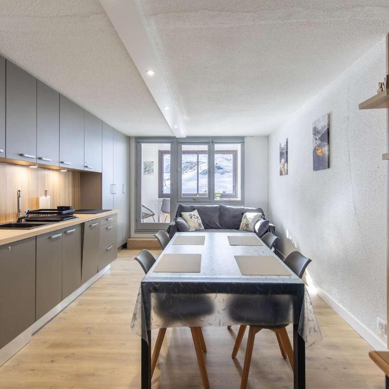 Studio rénové 6 pers, loggia sud, proche pistes, équipements modernes - Studio - 4