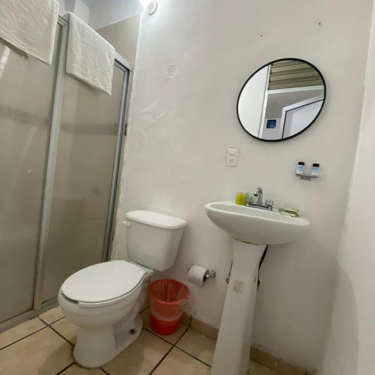Hotel Perla Mazatlan - Family Room with Bathroom - 7