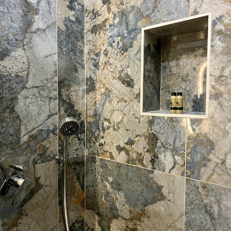 Maison Almo Guesthouse - Camera Matrimoniale con Bagno Privato - 3