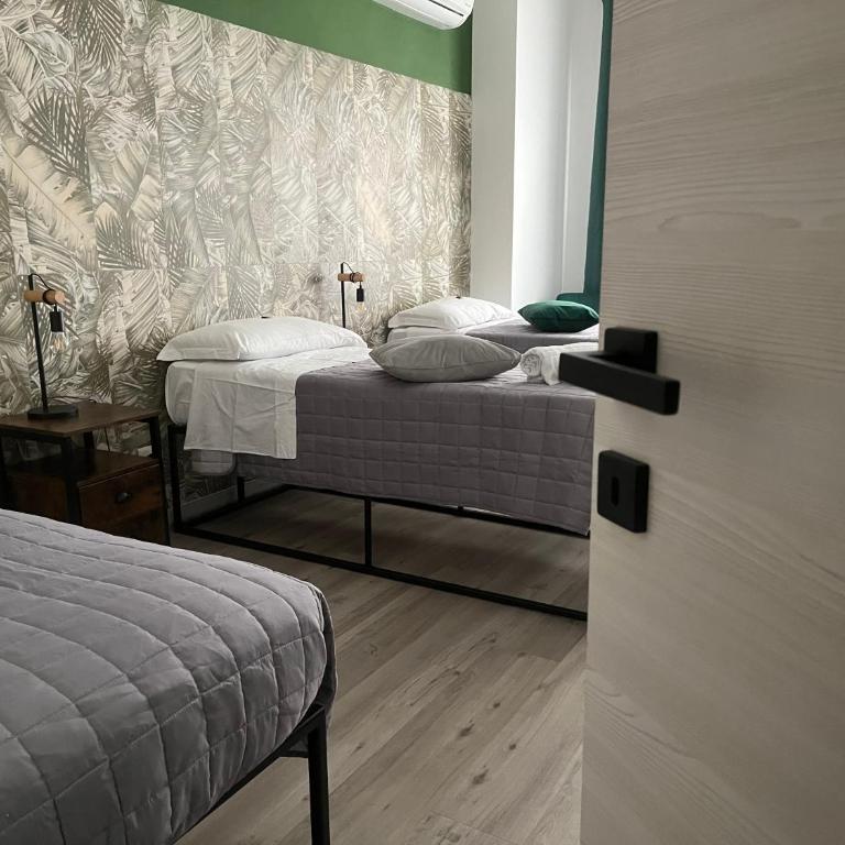 Vatican Fashion Home - Three-Bedroom Apartment - 24