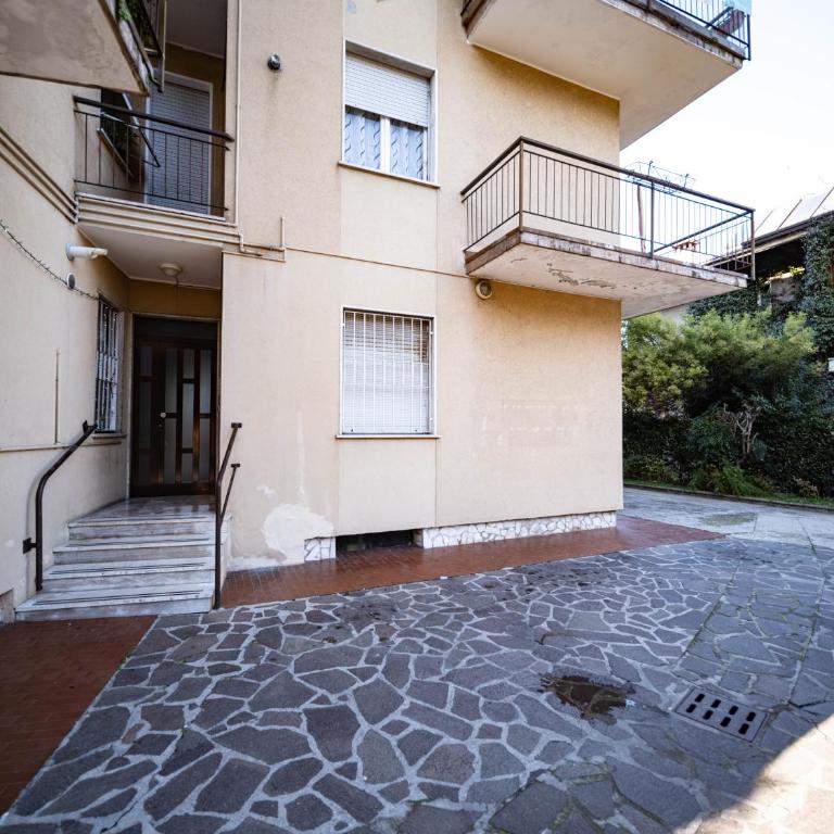 Spazioso trilocale vicino alla stazione a pochi passi dal lago - Appartamento con 2 Camere da Letto - 34