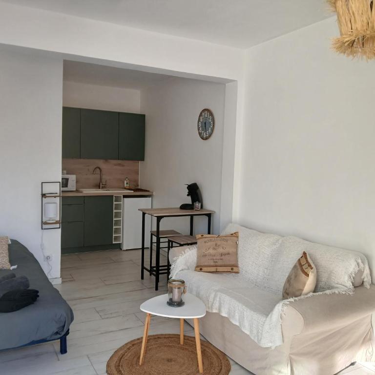 Maison Basalte - Studio with Terrace - 1