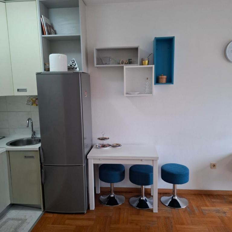 Dina's Place - One-Bedroom Apartment - 5