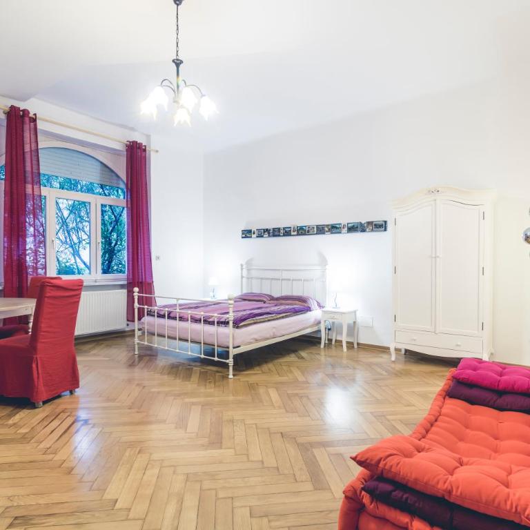 Bolzano Rooms - Camera Familiare Superior con Bagno Privato Esterno - 3