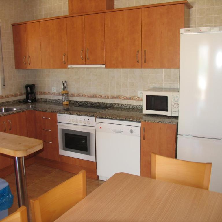 Encarni - Three-Bedroom Townhouse - 10