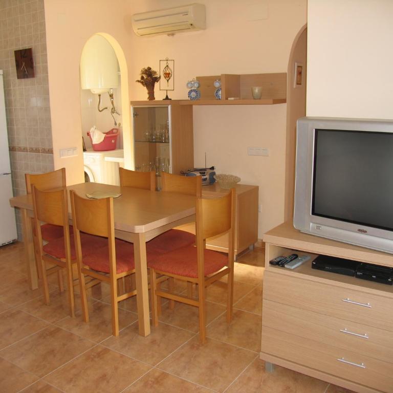 Encarni - Three-Bedroom Townhouse - 9
