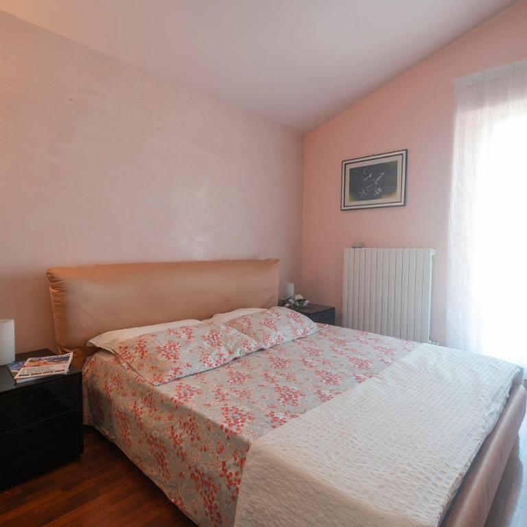 633 - Casa indipendente nel centro storico di Numana, con terrazzo, due bagni e aria condizionata - SPIAGGIA WHITE BEACH CLUB OMAGGIO dal lun al ven FINO AL 02-08 - Casa con 2 Camere da Letto - 8