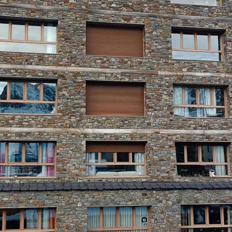 Apartamento a pie de Pistas con Parking Privado - Apartamento de 2 dormitorios - 24