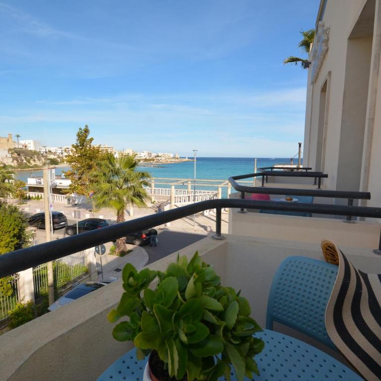 Hotel Miramare - Camera Tripla con Balcone e Vista Mare Laterale - 7