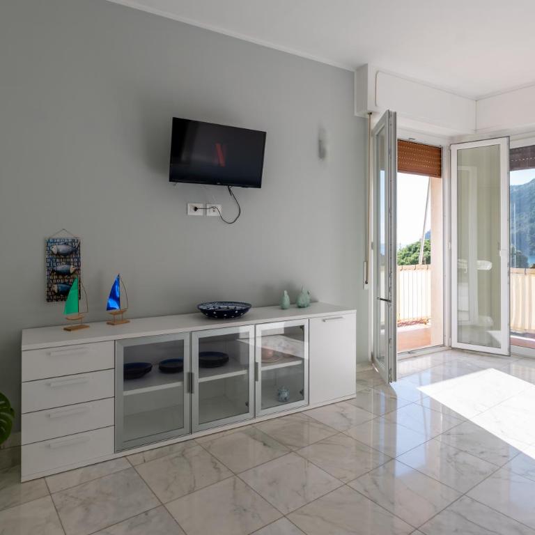 Seaview Apartment - A - Apartment with Sea View - 5
