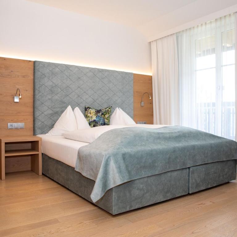 Alpina Wagrain - Standard Doppelzimmer mit Balkon - 3