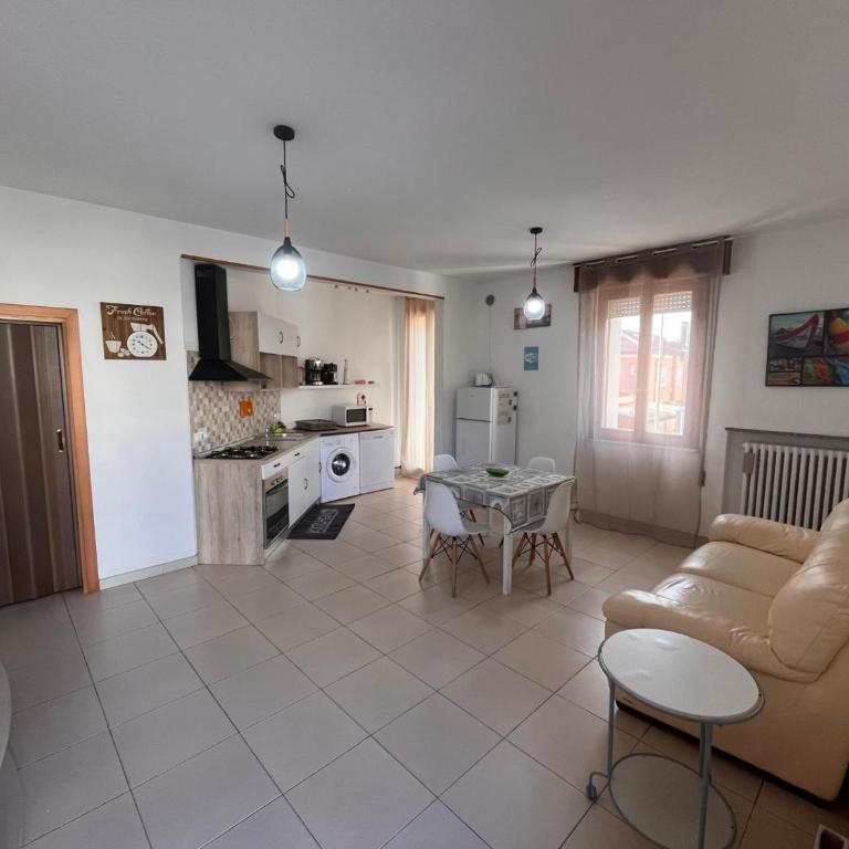 Good House- Ampio appartamento vicino al mare - Appartamento con 3 Camere da Letto - 1