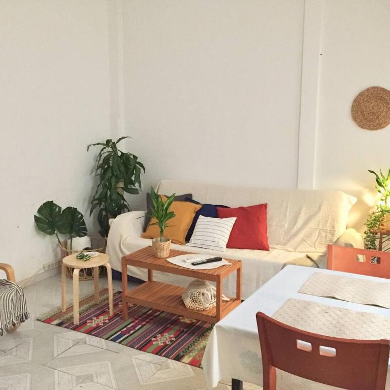 San Matías Urban Retreat with Balcony - One-Bedroom Apartment - 11