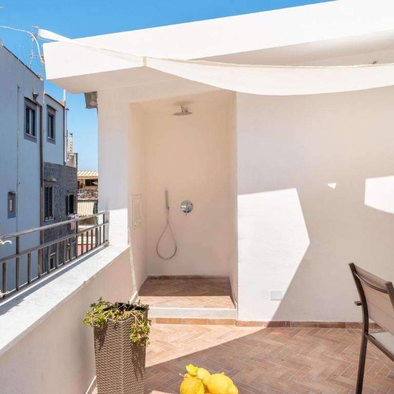 SorrentoVibes - Lux Family Home in Sorrento with Terrace&Solarium - Camera Matrimoniale con Terrazza - 2