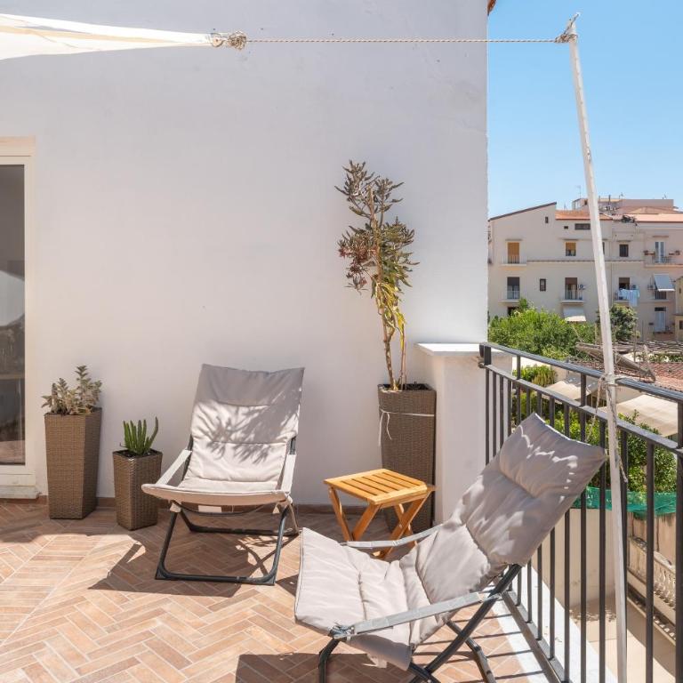 SorrentoVibes - Lux Family Home in Sorrento with Terrace&Solarium - Camera Matrimoniale con Terrazza - 16