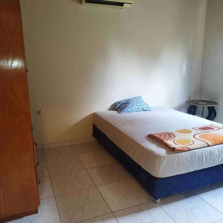 Casa en Asunción - Casa de 3 dormitorios - 3