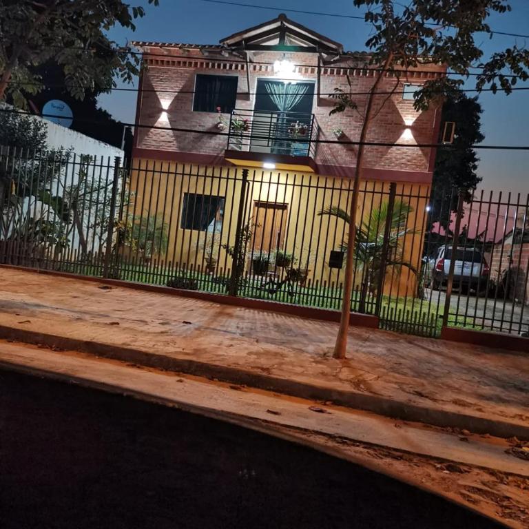 Casa en Asunción - Casa de 3 dormitorios - 9