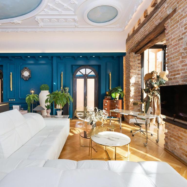 ChezmoiHomes Granada Gallery Loft - Deluxe Apartment - 8