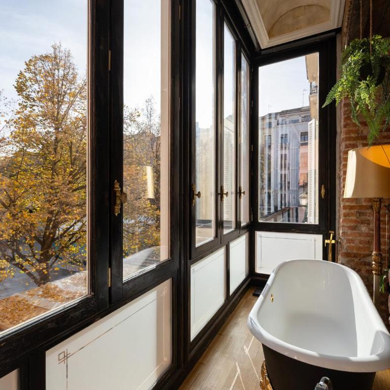 ChezmoiHomes Granada Gallery Loft - Deluxe Apartment - 13