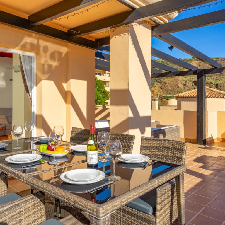 3 bedroom, top floor with fantastic terrace and pools - Apartamento de 3 dormitorios - 31