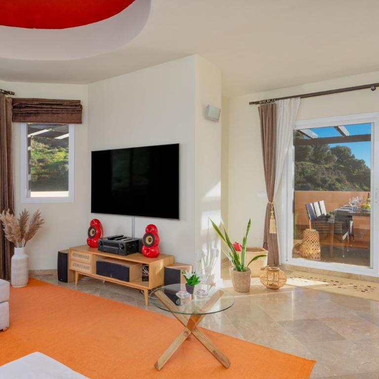 3 bedroom, top floor with fantastic terrace and pools - Apartamento de 3 dormitorios - 20