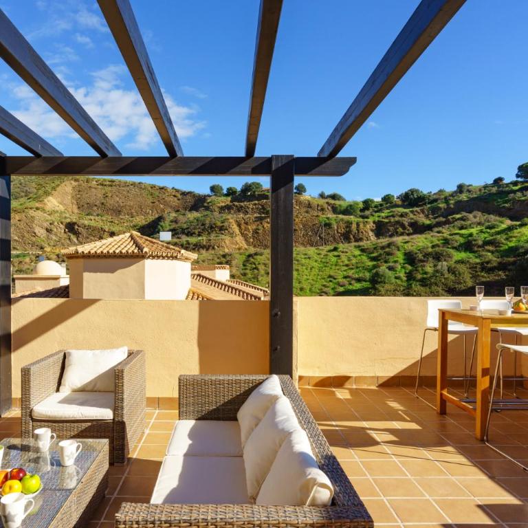 3 bedroom, top floor with fantastic terrace and pools - Apartamento de 3 dormitorios - 28