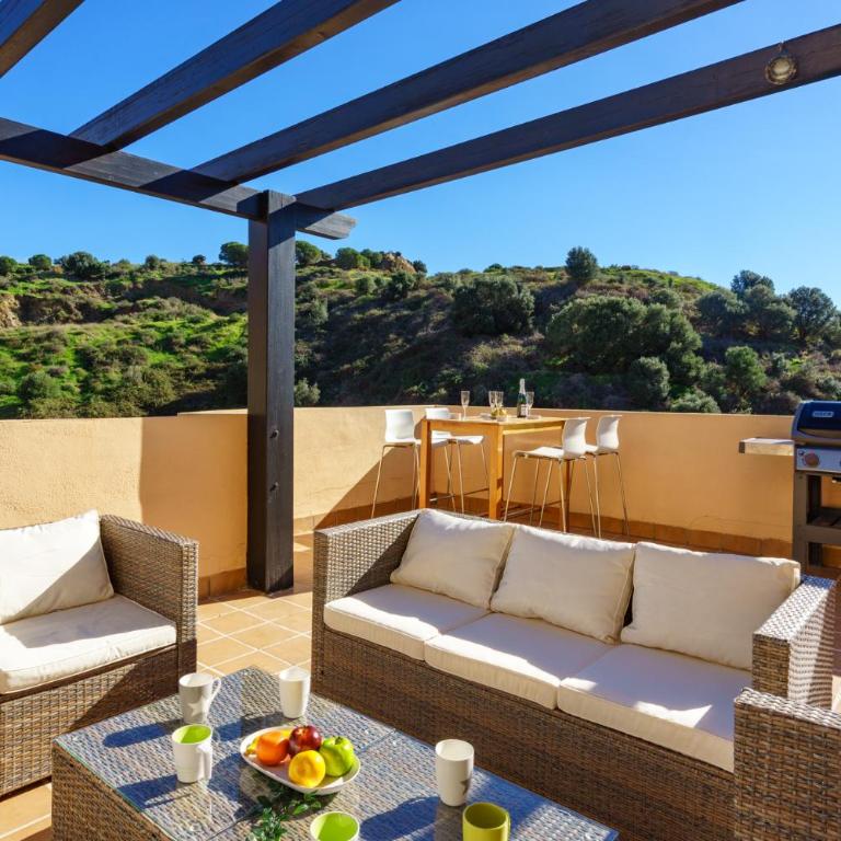 3 bedroom, top floor with fantastic terrace and pools - Apartamento de 3 dormitorios - 7
