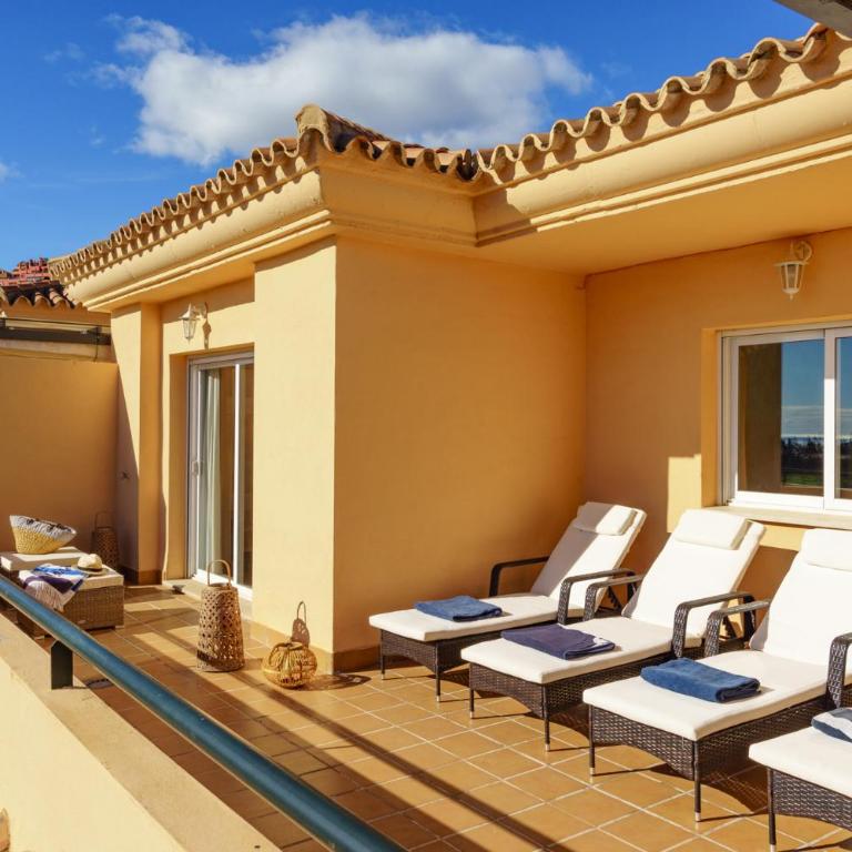 3 bedroom, top floor with fantastic terrace and pools - Apartamento de 3 dormitorios - 3