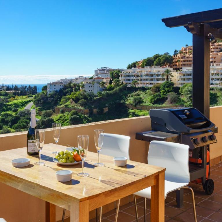 3 bedroom, top floor with fantastic terrace and pools - Apartamento de 3 dormitorios - 8