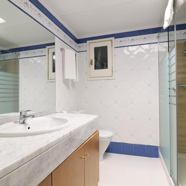 Hotel Blu Aran - Habitación Doble Económica - 10