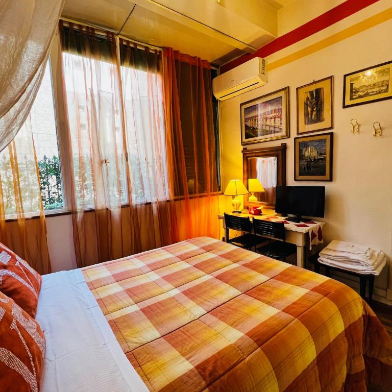 BB Tre Gigli Firenze stazione, via Palazzuolo 55 - Camera Matrimoniale con Bagno Privato Esterno - 9